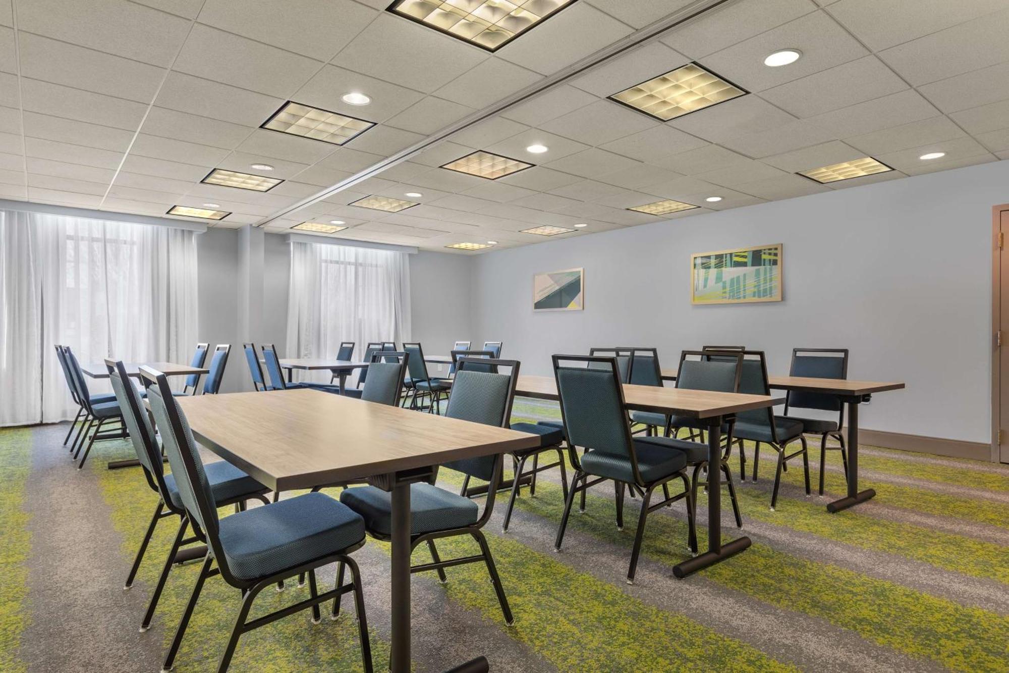 Spark By Hilton Winchester Εξωτερικό φωτογραφία